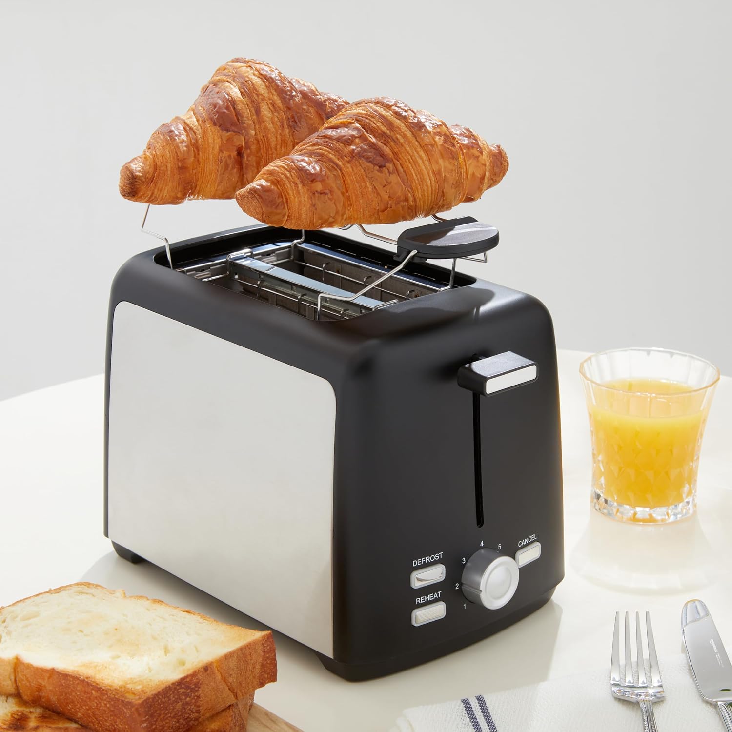 Amazon Basics 4 Slice Toaster